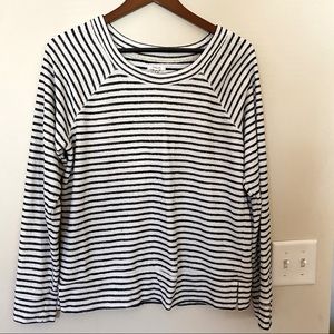 Maurice’s sweater, size medium